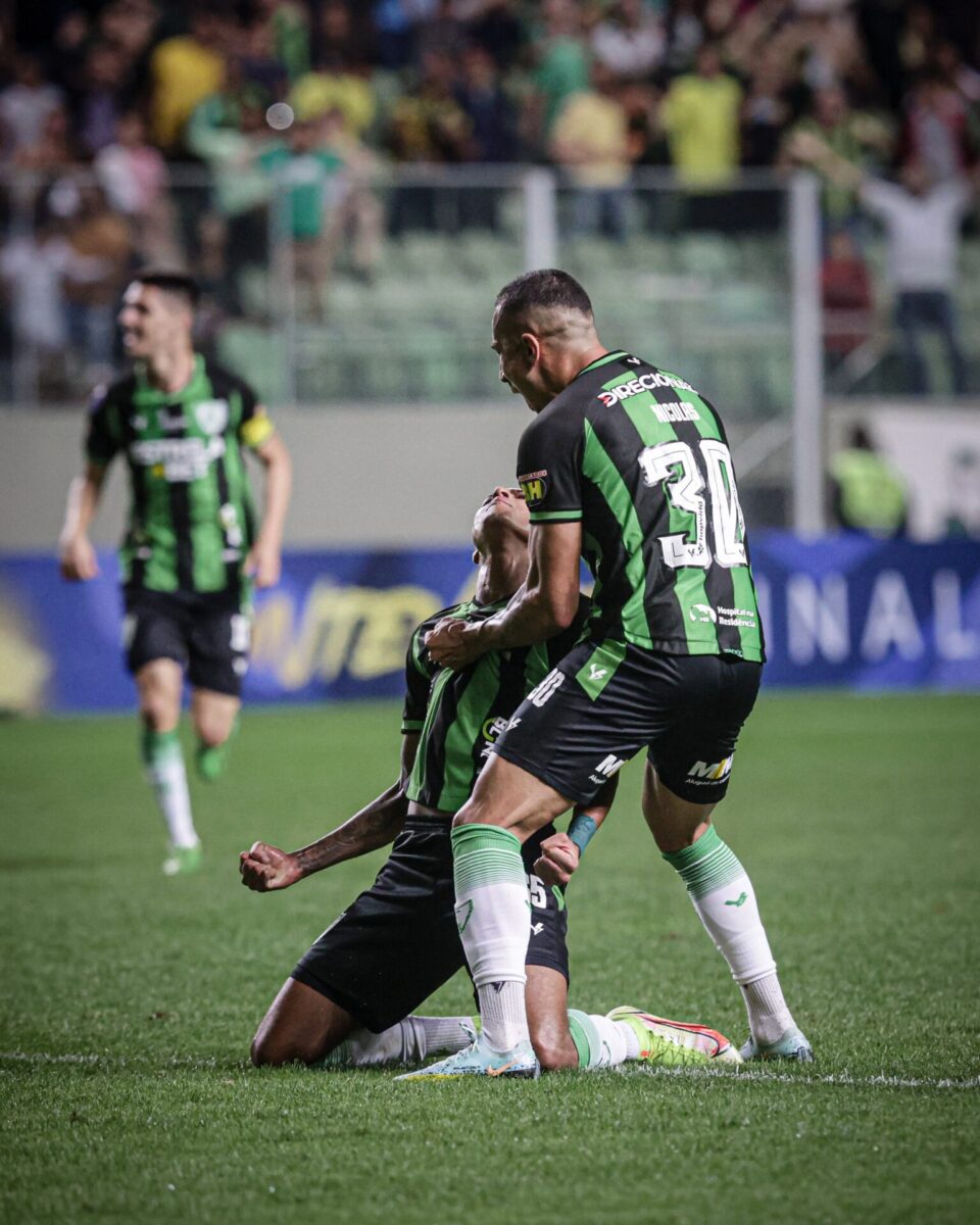 Matheusinho e Maestrini America 5 x 1 Colo-Colo