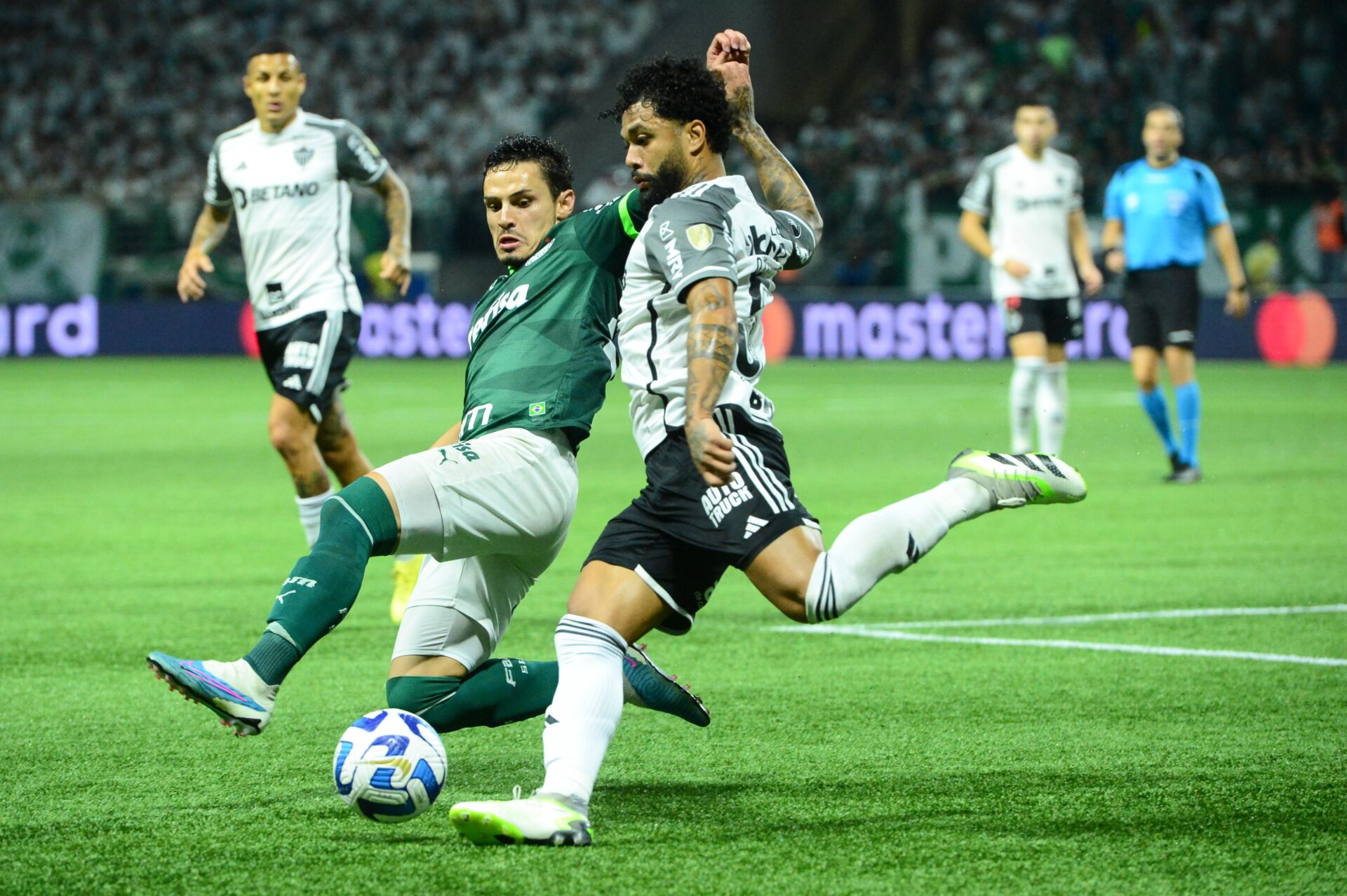 raphael veiga palmeiras x atletico libertadores 2023