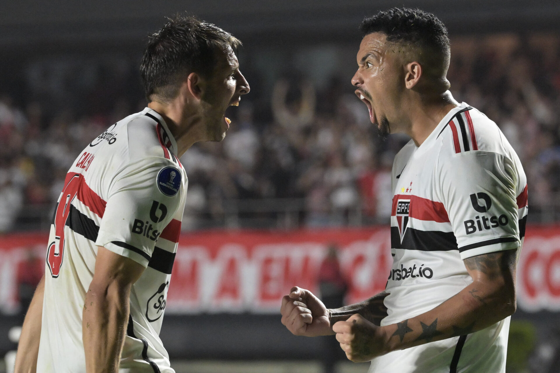 sao paulo vence e vai as quartas de final