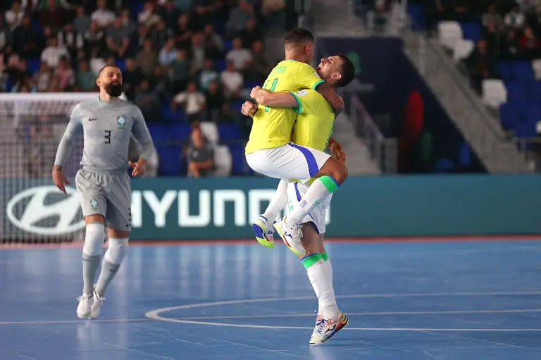 Copa do Mundo de Futsal: Brasil 3 x 1 Marrocos. Brasil e Ucrânia na semifinal.