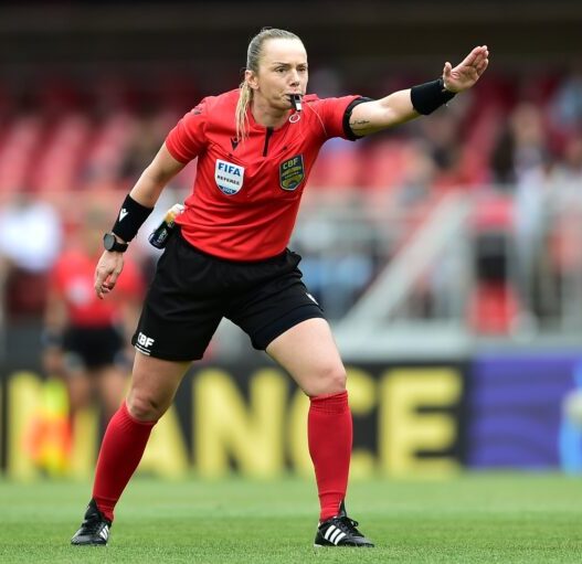 arbitras femininas charly deretti straub sc