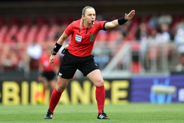 arbitras femininas charly deretti straub sc