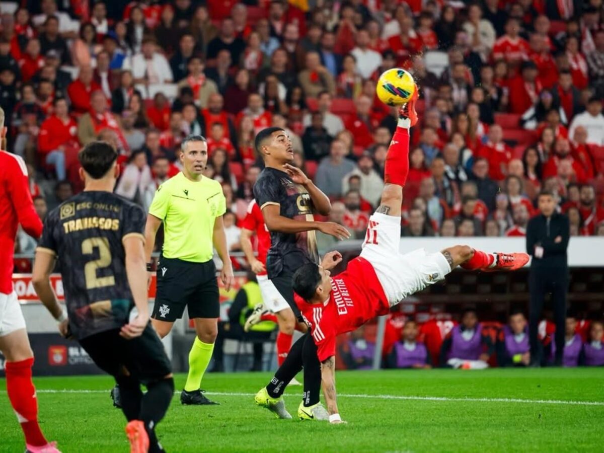 Angel Di María marcou um grande golo de bicicleta para o Benfica e revelou qual é a última coisa que precisa de fazer antes de se aposentar do futebol