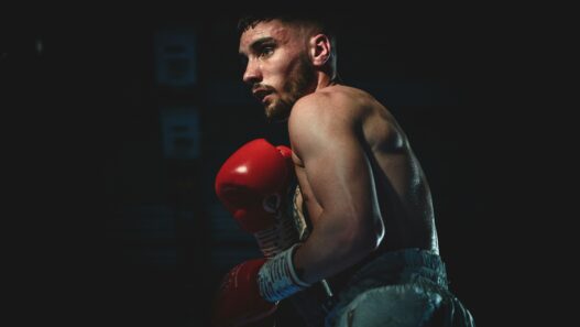 Principais Programas de Boxe que Todo Apostador Deve Assistir para Melhorar suas Estratégias de Apostas chris kendall unsplash