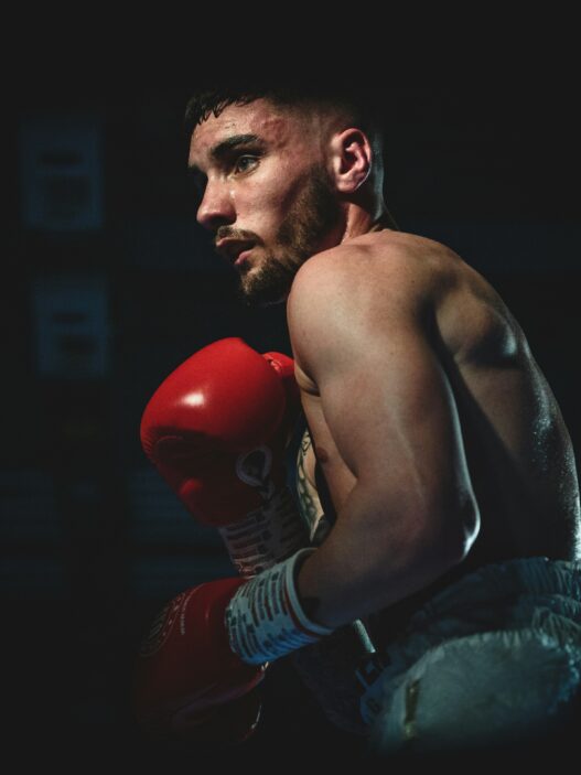 Principais Programas de Boxe que Todo Apostador Deve Assistir para Melhorar suas Estratégias de Apostas chris kendall unsplash