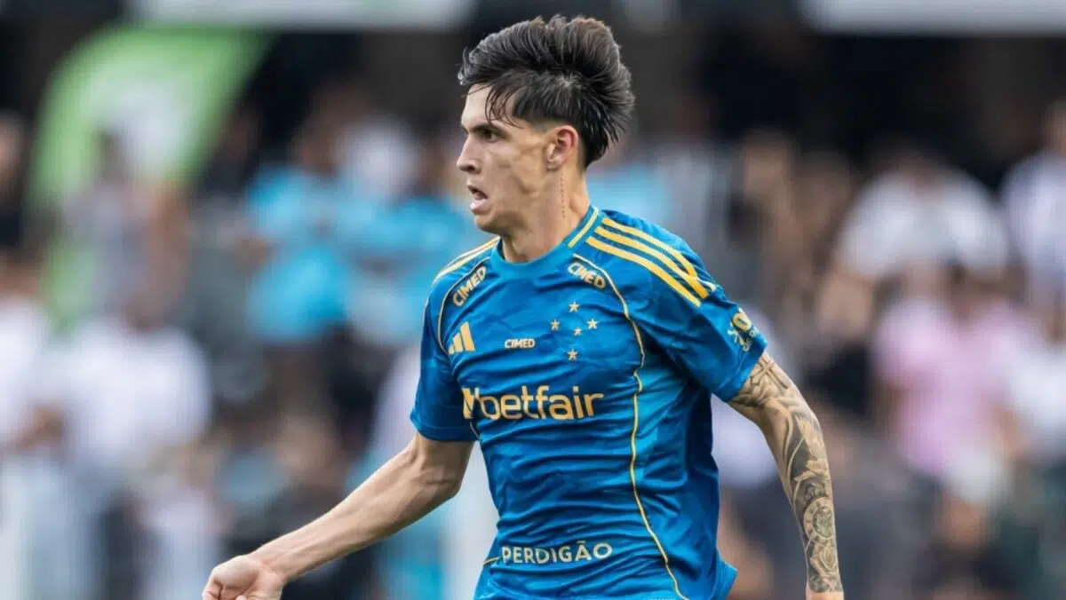 Rayan Lelis camisa 29 do Cruzeiro comemora gol nas oitavas da Copinha 2026